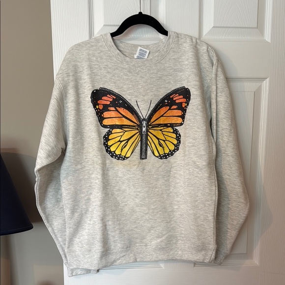 Sweaters - Gray Sweatshirt with Butterfly Design